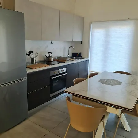 Uno Villa